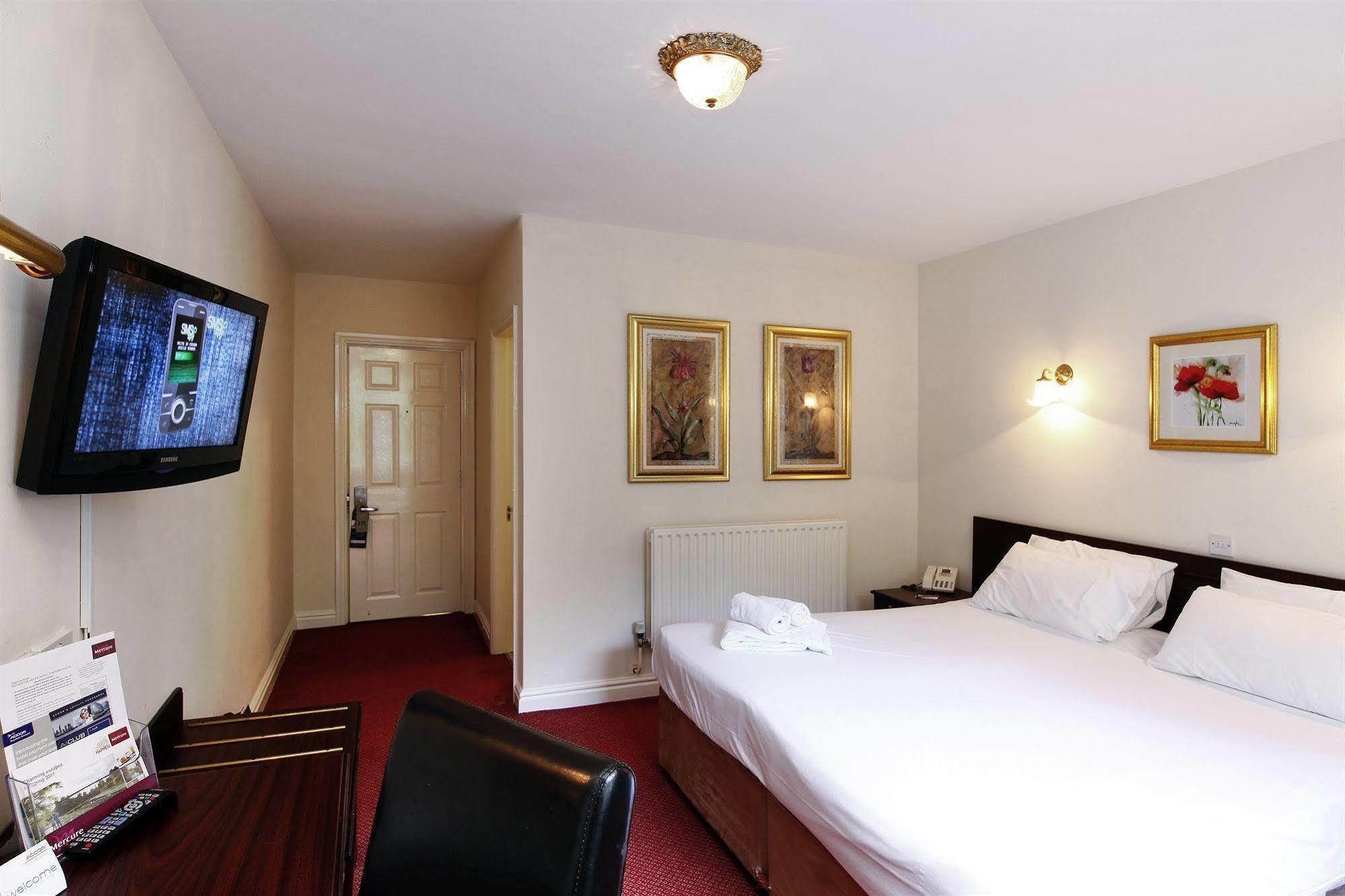 Stafford South Hatherton Hotel Penkridge Exterior photo